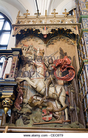 gothic-statue-of-the-st-george-and-the-dragon-from-1485-at-the-artus-cec6t9